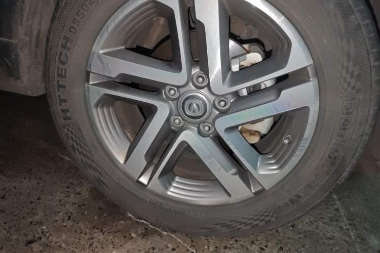 Used CHANGAN CS55 2017 1.5T Automatic Colorful Edition Right Front Wheel Hub