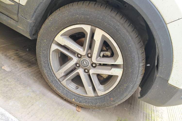 Used CHANGAN CS55 2017 1.5T Automatic Colorful Edition Right Front Wheel Hub