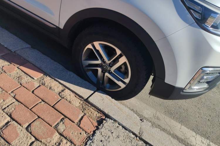 Used CHANGAN CS55 2017 1.5T Automatic Colorful Edition Right Front Wheel Hub