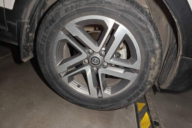 Used CHANGAN CS55 2017 1.5T Manual Colorful Edition Right Front Wheel Hub
