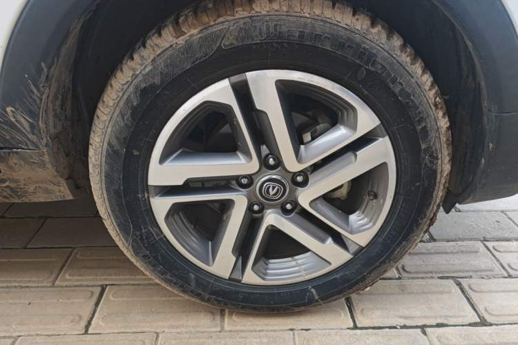 Used CHANGAN CS55 2017 1.5T Manual Colorful Edition Right Front Wheel Hub