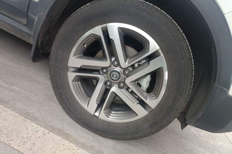 Used CHANGAN CS55 2017 1.5T Automatic Colorful Edition Right Front Wheel Hub