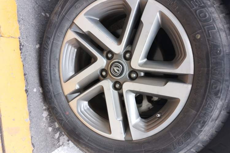 Used CHANGAN CS55 2017 1.5T Manual Colorful Edition Right Front Wheel Hub
