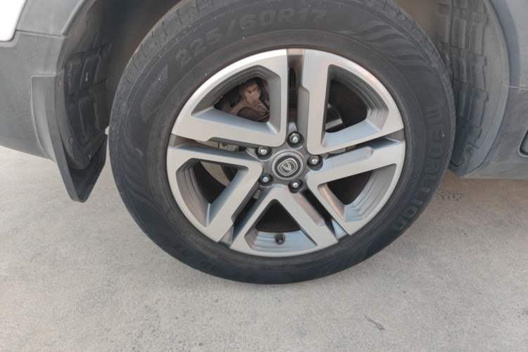 Used CHANGAN CS55 2017 1.5T Automatic Colorful Edition Right Rear Wheel Hub