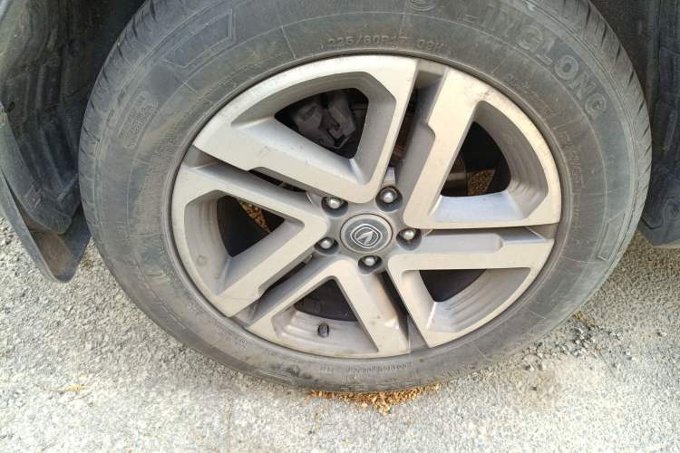Used CHANGAN CS55 2017 1.5T Manual Colorful Edition Right Rear Wheel Hub