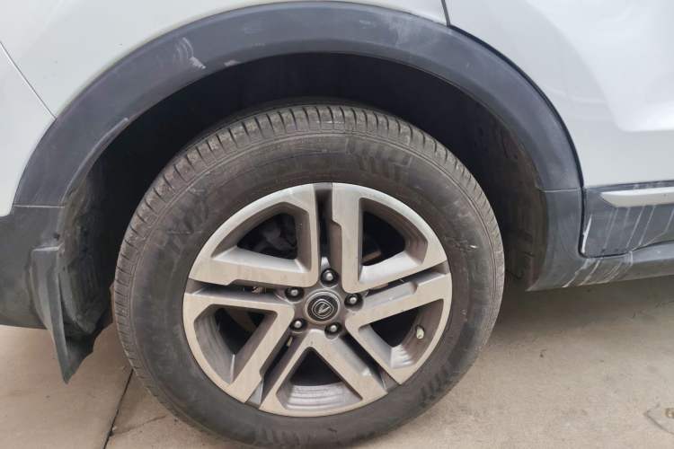 Used CHANGAN CS55 2017 1.5T Automatic Colorful Edition Right Rear Wheel Hub