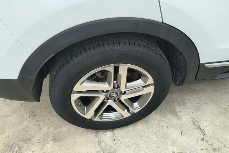 Used CHANGAN CS55 2017 1.5T Automatic Colorful Edition Right Rear Wheel Hub