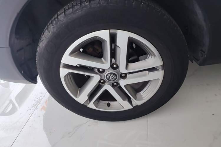 Used CHANGAN CS55 2017 1.5T Automatic Colorful Edition Right Rear Wheel Hub