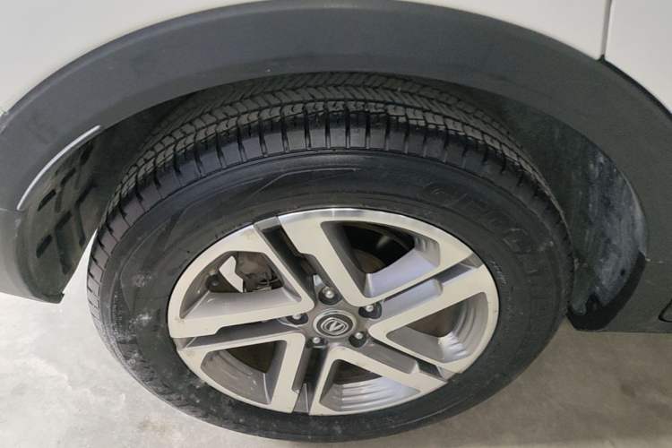 Used CHANGAN CS55 2017 1.5T Automatic Colorful Edition Right Rear Wheel Hub