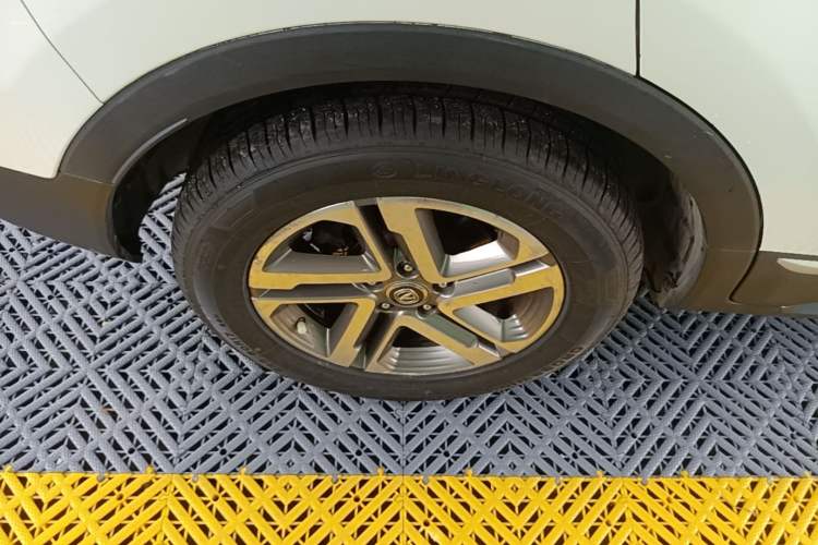 Used CHANGAN CS55 2017 1.5T Automatic Colorful Edition Right Rear Wheel Hub