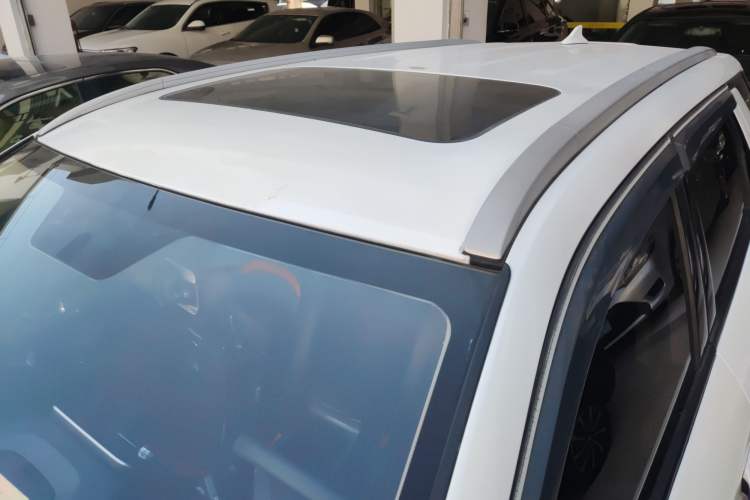 Used CHANGAN CS55 2017 1.5T Manual Colorful Edition Roof