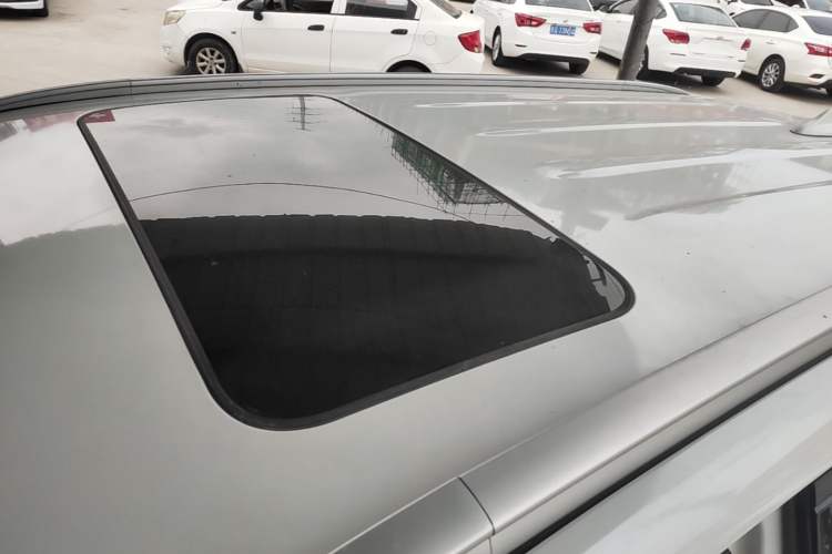 Used CHANGAN CS55 2017 1.5T Manual Colorful Edition Roof