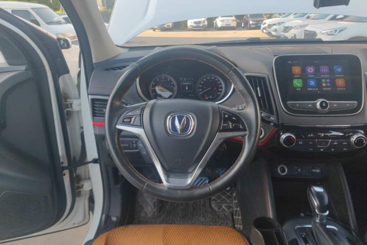 Used CHANGAN CS55 2017 1.5T Automatic Colorful Edition Steering Wheel