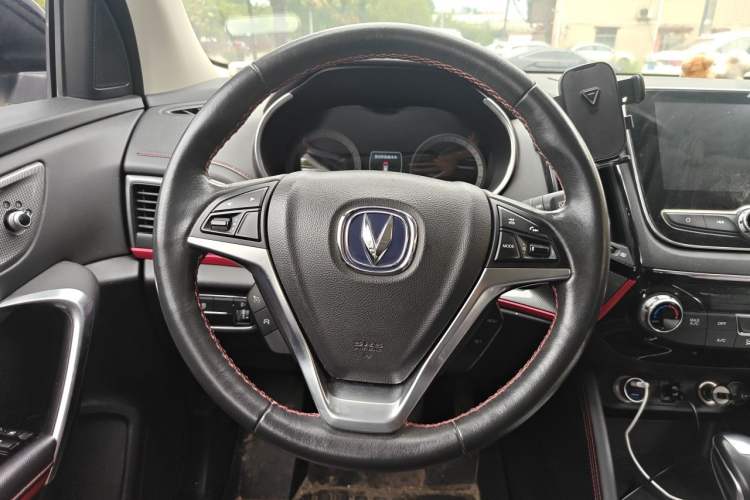 Used CHANGAN CS55 2017 1.5T Automatic Colorful Edition Steering Wheel