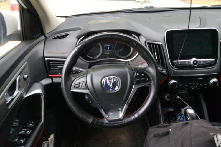 Used CHANGAN CS55 2017 1.5T Automatic Colorful Edition Steering Wheel