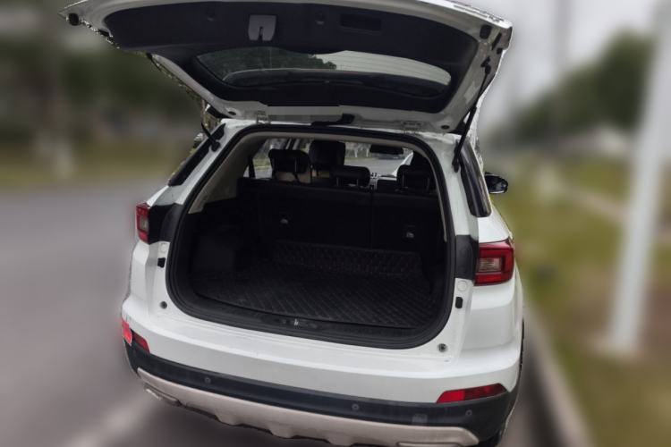 Used CHANGAN CS55 2017 1.5T Manual Colorful Edition Trunk