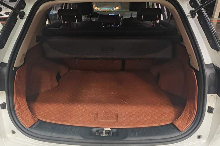 Used CHANGAN CS55 2017 1.5T Automatic Colorful Edition Trunk