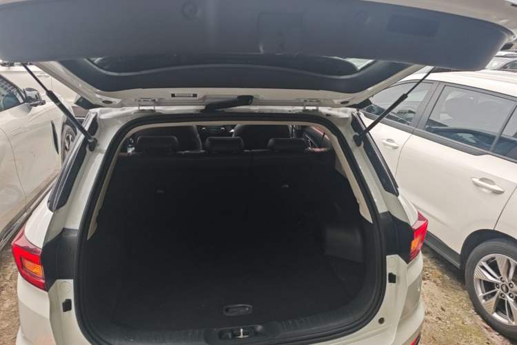 Used CHANGAN CS55 2017 1.5T Manual Colorful Edition Trunk