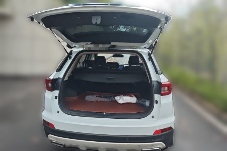 Used CHANGAN CS55 2017 1.5T Manual Colorful Edition Trunk