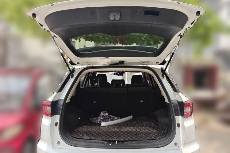 Used CHANGAN CS55 2017 1.5T Manual Colorful Edition Trunk