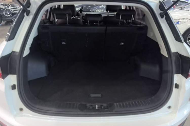 Used CHANGAN CS55 2017 1.5T Manual Colorful Edition Trunk