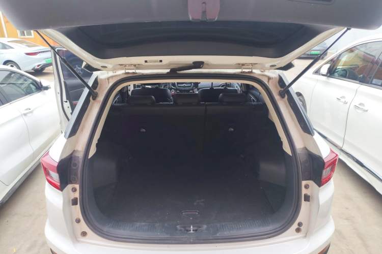 Used CHANGAN CS55 2017 1.5T Automatic Colorful Edition Trunk