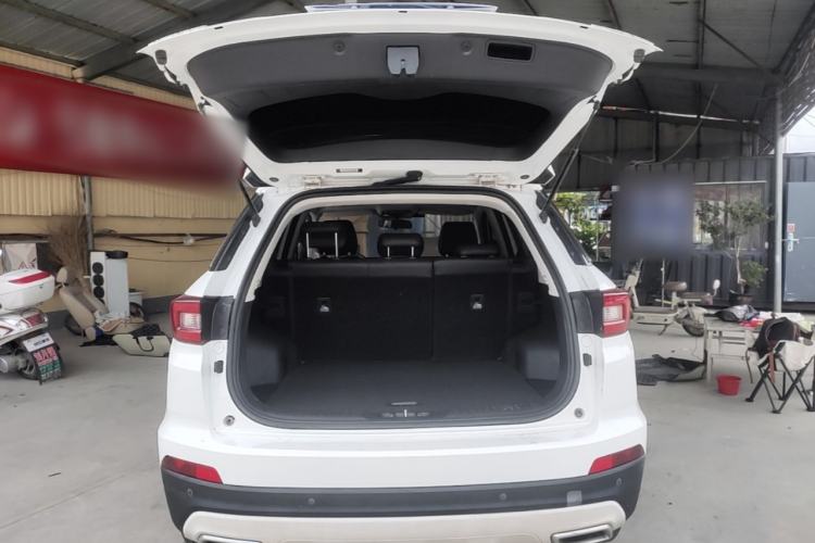 Used CHANGAN CS55 2017 1.5T Manual Colorful Edition Trunk