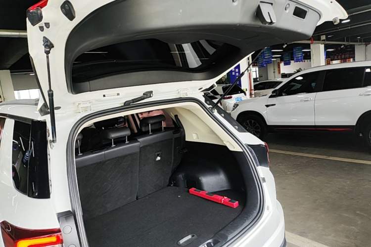 Used CHANGAN CS55 2017 1.5T Automatic Colorful Edition Trunk