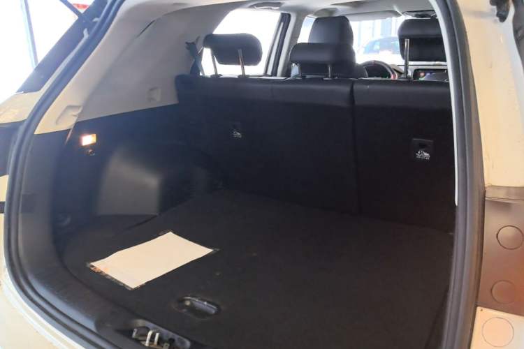 Used CHANGAN CS55 2017 1.5T Automatic Colorful Edition Trunk