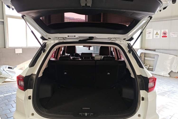 Used CHANGAN CS55 2017 1.5T Automatic Colorful Edition Trunk