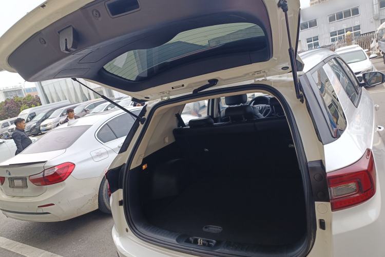 Used CHANGAN CS55 2017 1.5T Automatic Colorful Edition Trunk