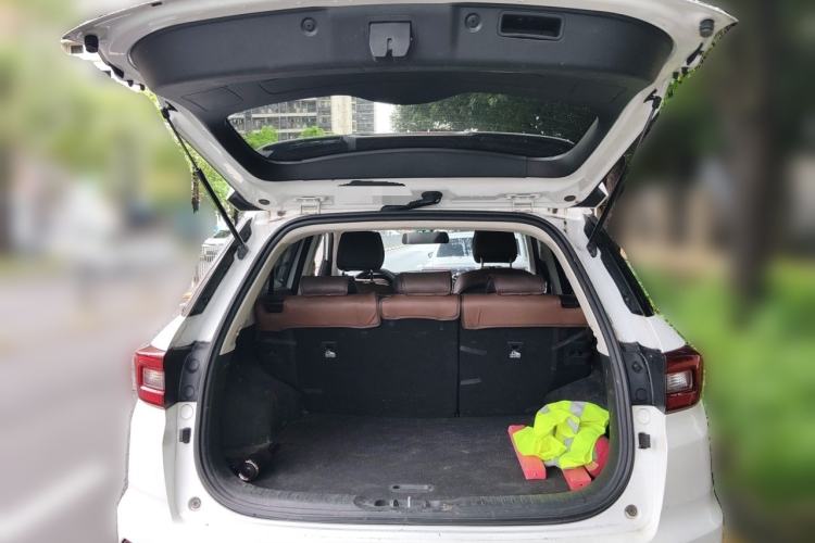 Used CHANGAN CS55 2017 1.5T Manual Colorful Edition Trunk