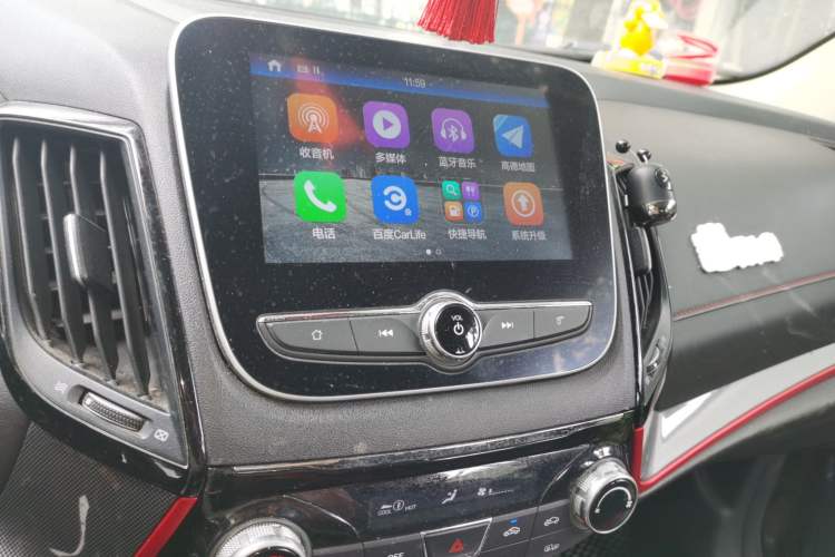 Used CHANGAN CS55 2018 1.5T Manual Colorful Model China V Standard Audio And AC Panel