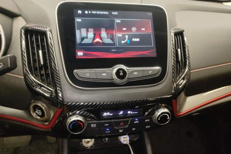 Used CHANGAN CS55 2018 1.5T Automatic Colorful Edition China V Standard Audio And AC Panel