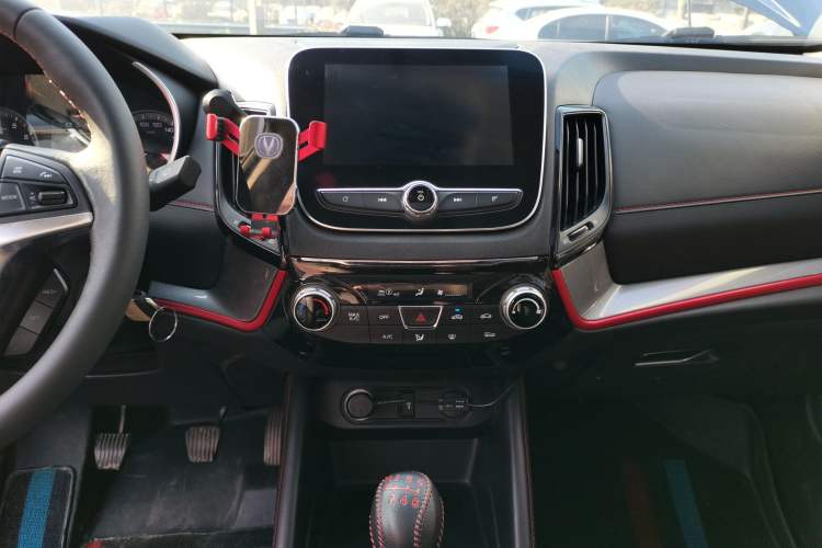 Used CHANGAN CS55 2018 1.5T Manual Colorful Model China V Standard Audio And AC Panel