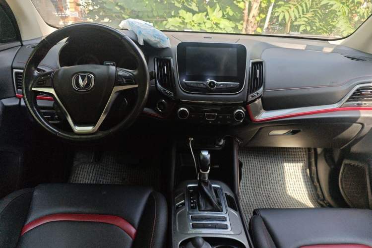 Used CHANGAN CS55 2018 1.5T Automatic Colorful Edition China V Standard Center Console