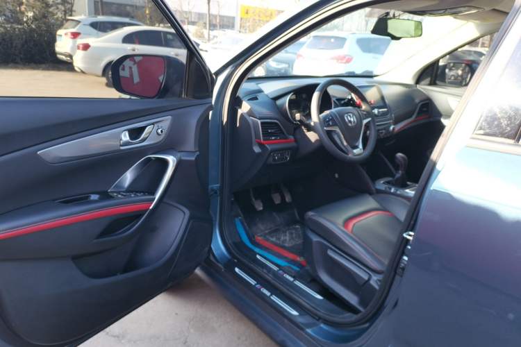 Used CHANGAN CS55 2018 1.5T Manual Colorful Model China V Standard Driver Seat