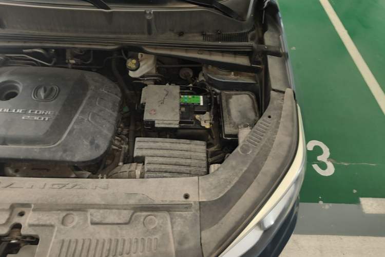 Used CHANGAN CS55 2018 1.5T Manual Colorful Model China V Standard Engine Bay Left