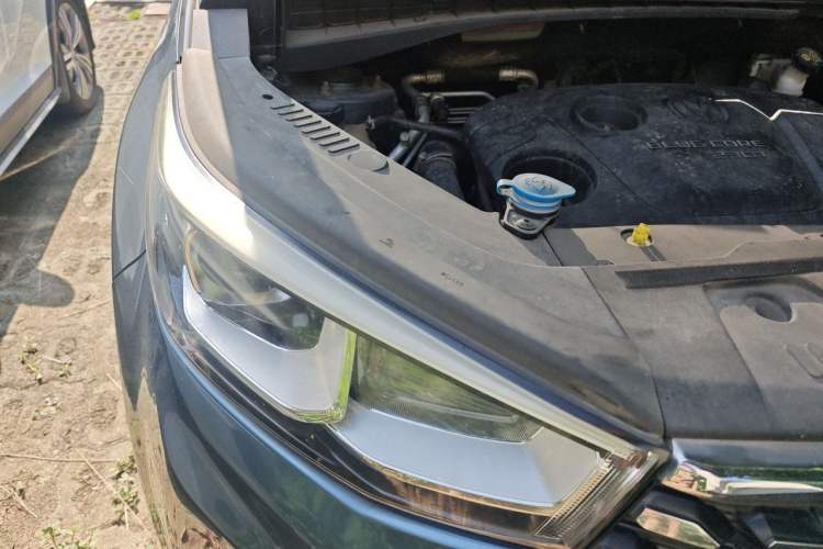 Used CHANGAN CS55 2018 1.5T Automatic Colorful Edition China V Standard Engine Bay Right