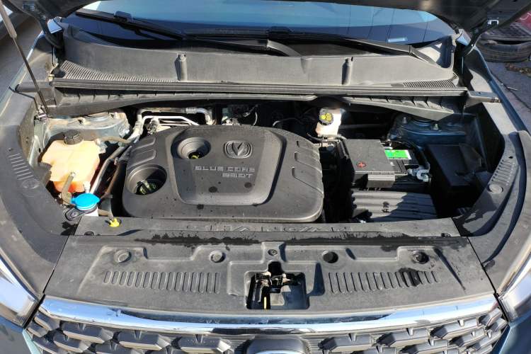 Used CHANGAN CS55 2018 1.5T Manual Colorful Model China V Standard Engine Bay