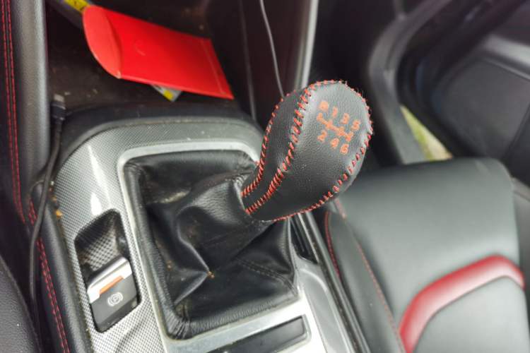Used CHANGAN CS55 2018 1.5T Manual Colorful Model China V Standard Gear Lever