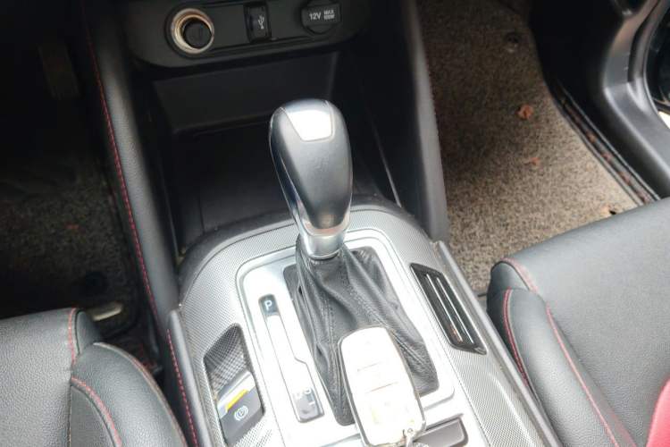 Used CHANGAN CS55 2018 1.5T Automatic Colorful Edition China V Standard Gear Lever