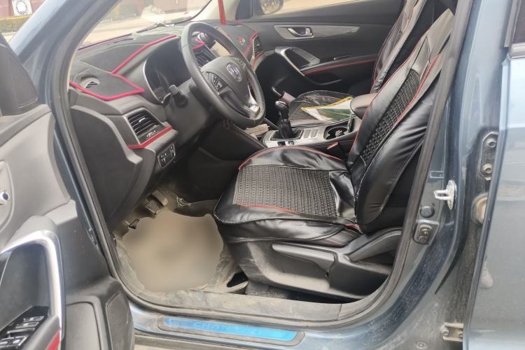 Used CHANGAN CS55 2018 1.5T Manual Colorful Model China V Standard Left Front Seat