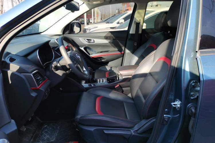 Used CHANGAN CS55 2018 1.5T Manual Colorful Model China V Standard Left Front Seat