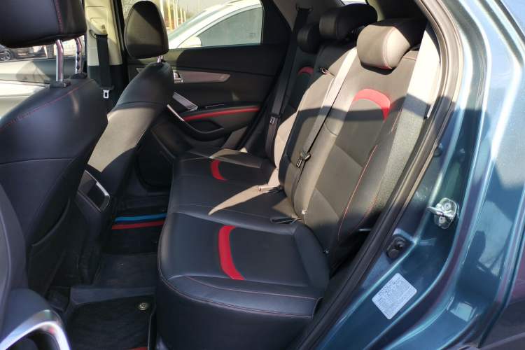 Used CHANGAN CS55 2018 1.5T Manual Colorful Model China V Standard Left Rear Seat