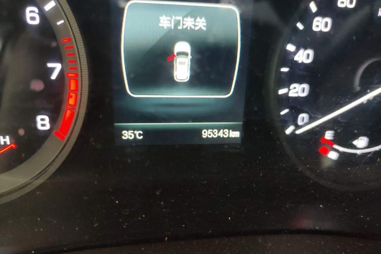 Used CHANGAN CS55 2018 1.5T Automatic Xuan Dong Model China V Standard Odometer Close Up