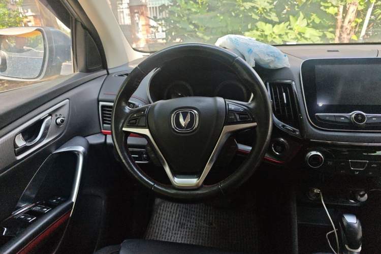 Used CHANGAN CS55 2018 1.5T Automatic Colorful Edition China V Standard Steering Wheel