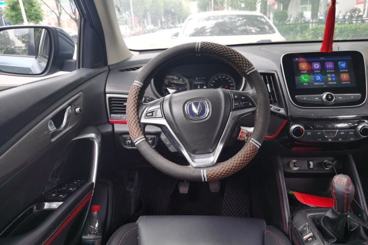 Used CHANGAN CS55 2018 1.5T Manual Colorful Model China V Standard Steering Wheel