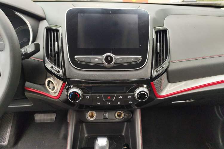 Used CHANGAN CS55 2018 1.5T Automatic Colorful Edition China V Standard Audio And AC Panel