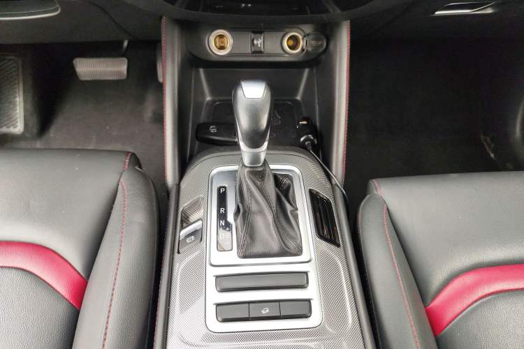 Used CHANGAN CS55 2018 1.5T Automatic Colorful Edition China V Standard Gear Lever